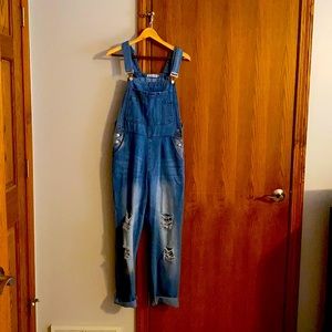 Miss Look size small women’s distressed overalls